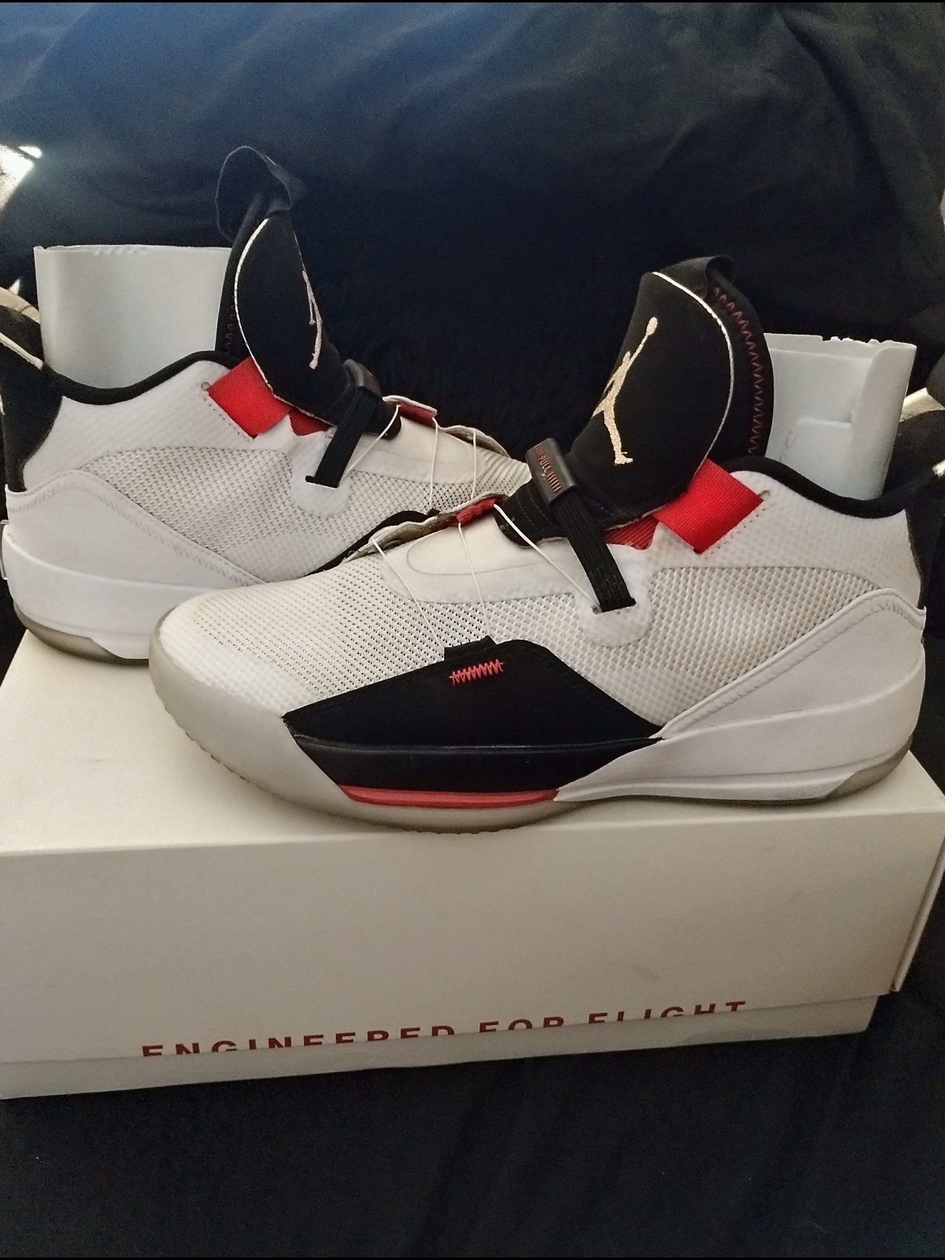 Air Jordan 33 Men's White/Black/Red Basketball Sneakers